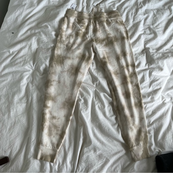 NWT Old Navy Mid-Rise Street Jogger Size Medium - Picture 4 of 6